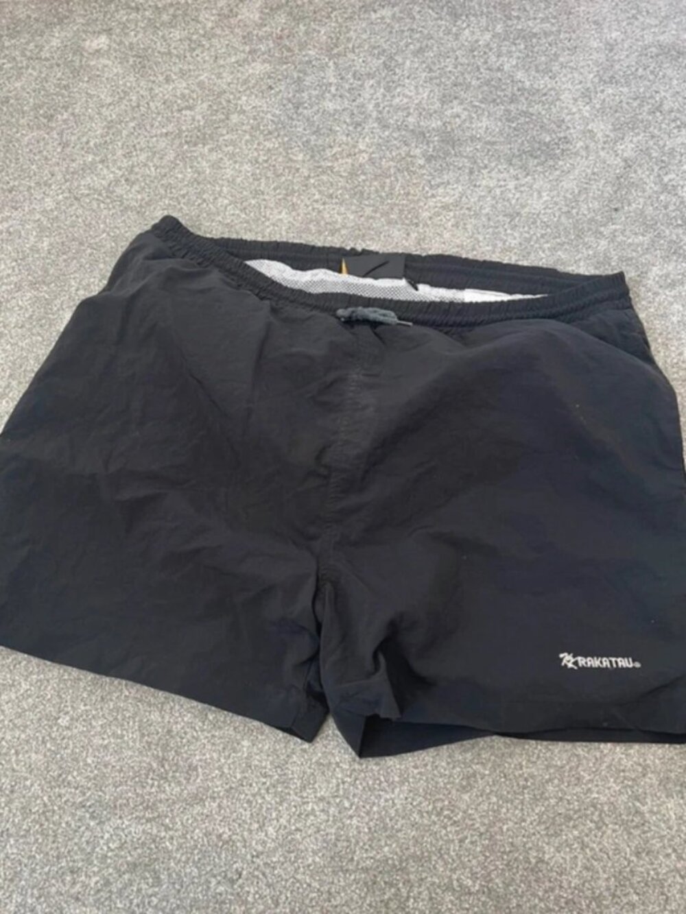 Krakatau shorts size XL